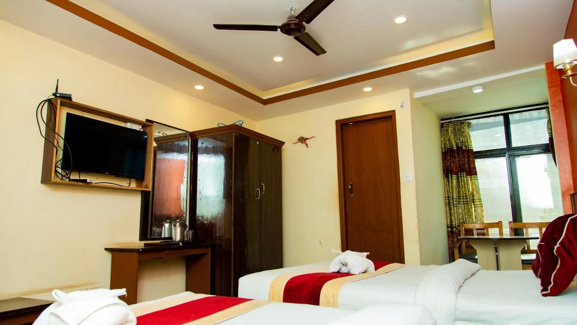 Hotel Everest Regency Kathmandu 3*,  Nepal